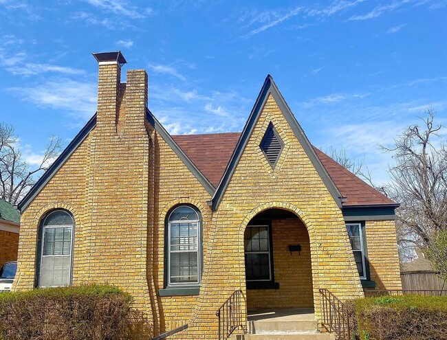 Primary Photo - 2121 NW 28th St