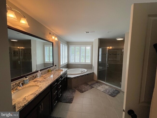 Building Photo - 4209 Lariat Way