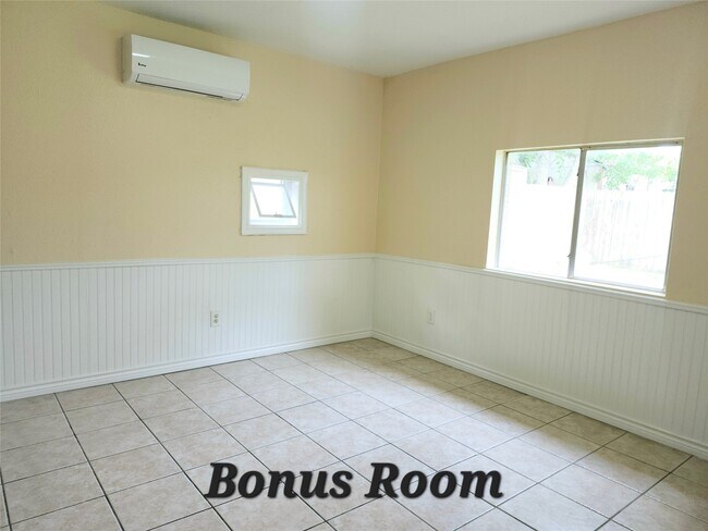 Building Photo - 322 Windward