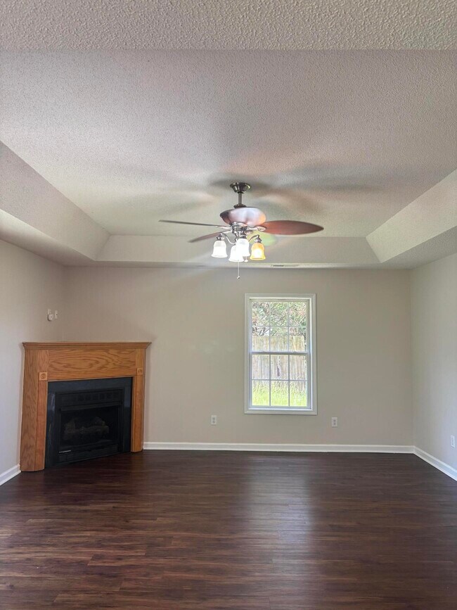 Building Photo - 20 Walden Cir