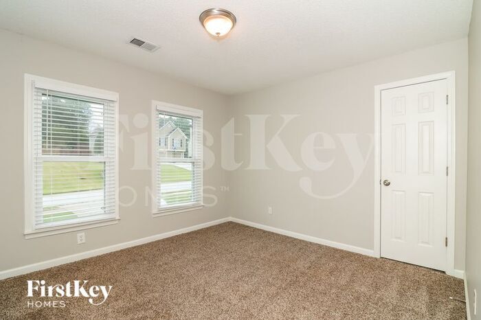 Building Photo - 191 Hunters Creek St