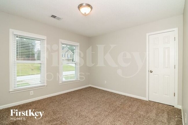 Building Photo - 191 Hunters Creek St