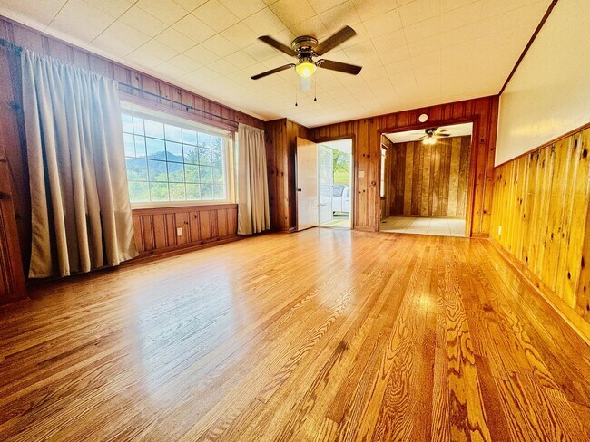Building Photo - 3976 US-19E
