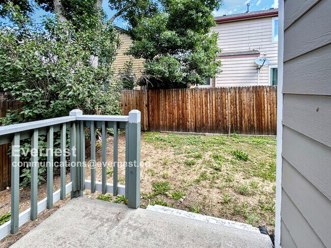 Building Photo - 7220 Leeside View
