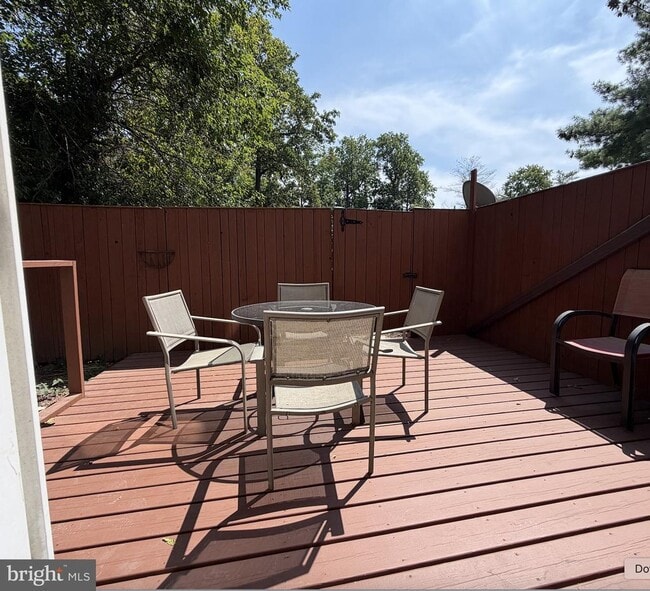 Building Photo - 3169 Hawthorne Dr NE