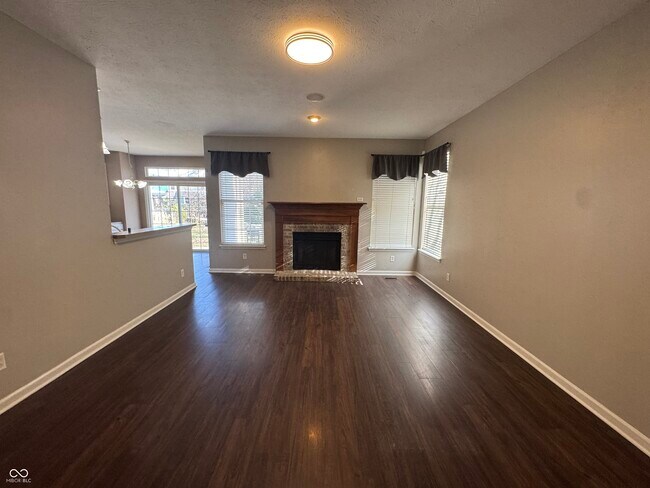 Building Photo - 7435 Sycamore Run Dr