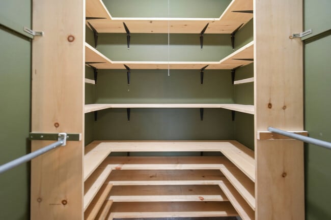 Building Photo - 1502-1507 7 Pines Rd