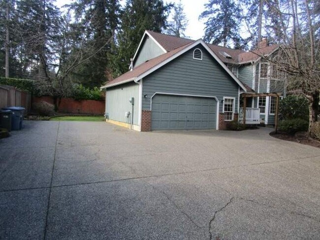 Building Photo - 4 Bedroom, 2.5 Bathroom Artondale area home