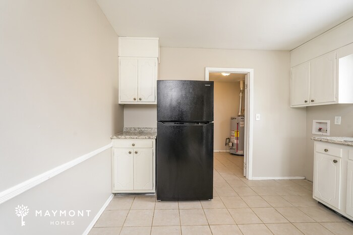 Building Photo - 517 Lama St