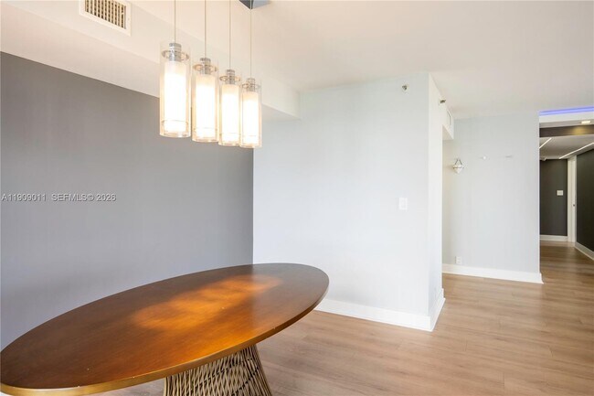 Building Photo - 4000 Towerside Terrace