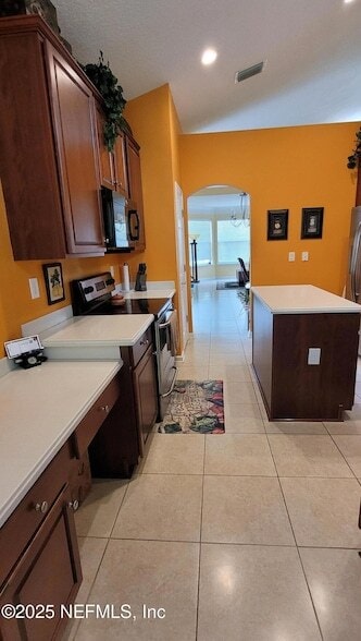 Building Photo - 8247 Hedgewood Dr