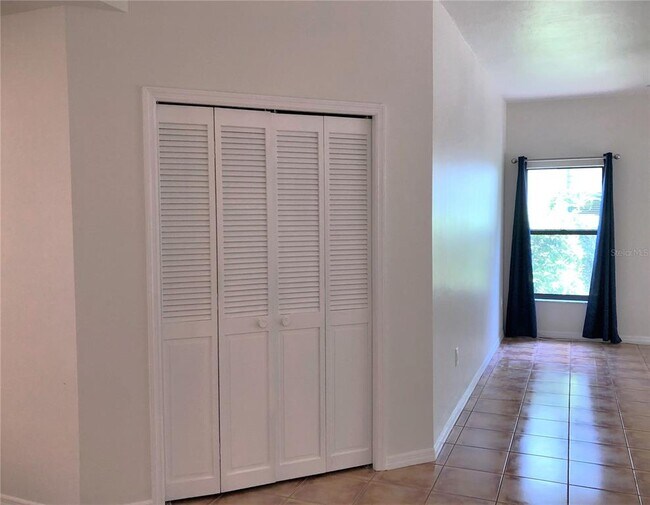 Building Photo - 1664 Starling Dr
