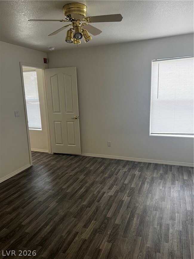 Building Photo - 701 Capri Dr