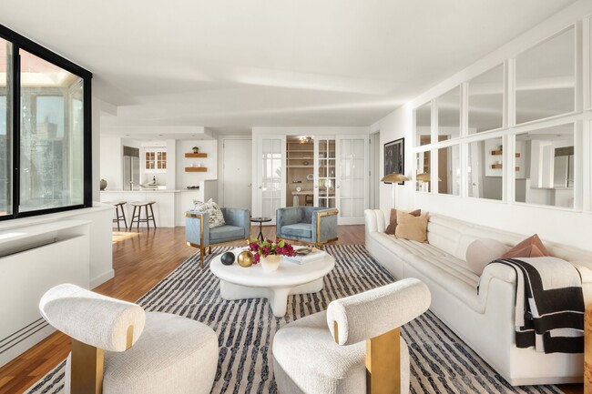 Building Photo - 330 E 75th St