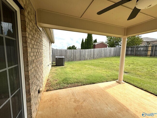 Building Photo - 219 Ivyleaf Dr