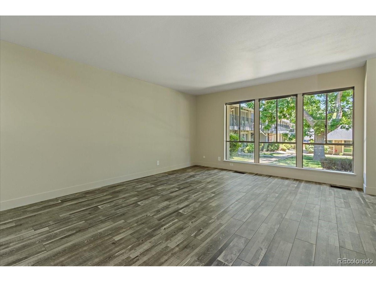 large front windows - 6495 E Happy Canyon Rd