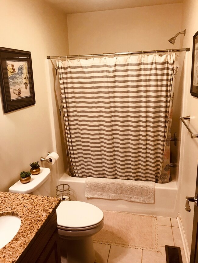 Building Photo - 174 Victoria Ln