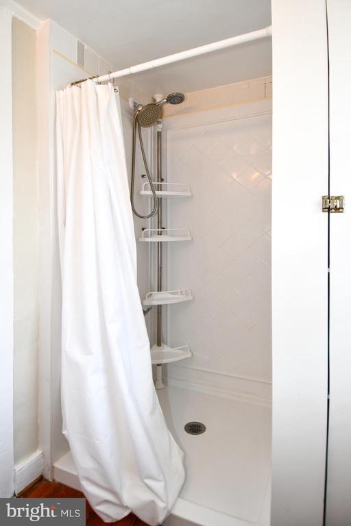 Building Photo - 17 S Madison St