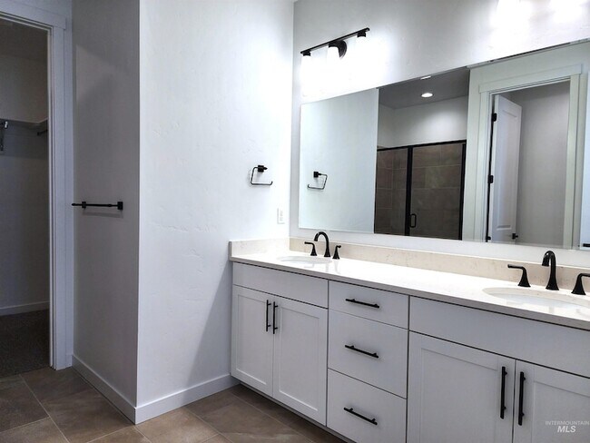 Building Photo - 362 N Lagrasse Ln