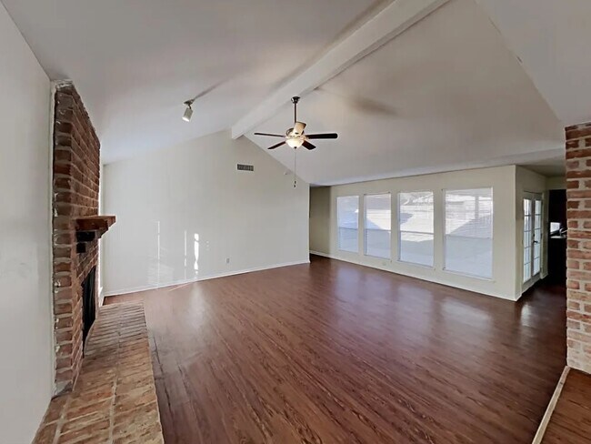 Building Photo - 15835 Fox Springs Dr
