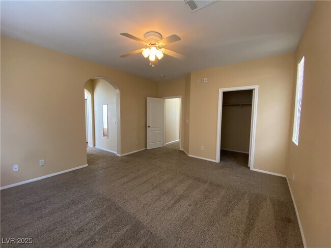 Building Photo - 744 Blue Barrel St