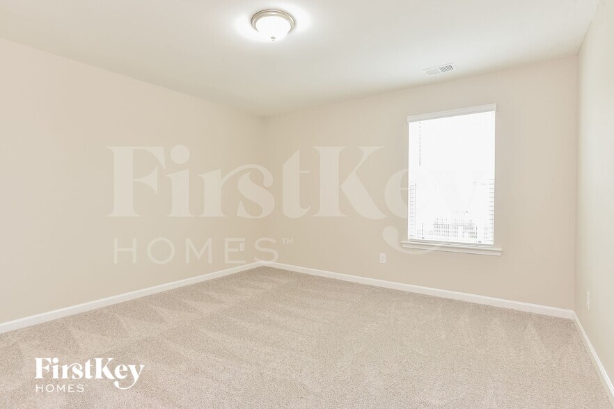 Building Photo - 304 Sportsman Dr