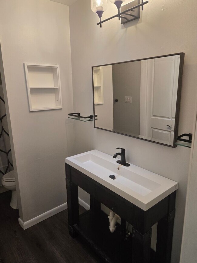 Building Photo - Monroeville Townhome for rent