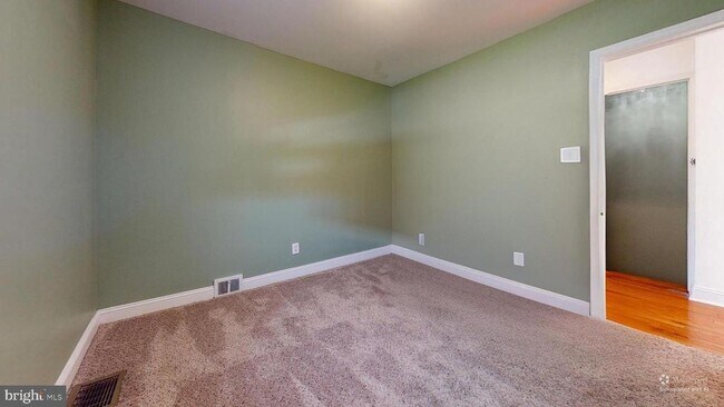 Building Photo - 8902 Blue Grass Rd