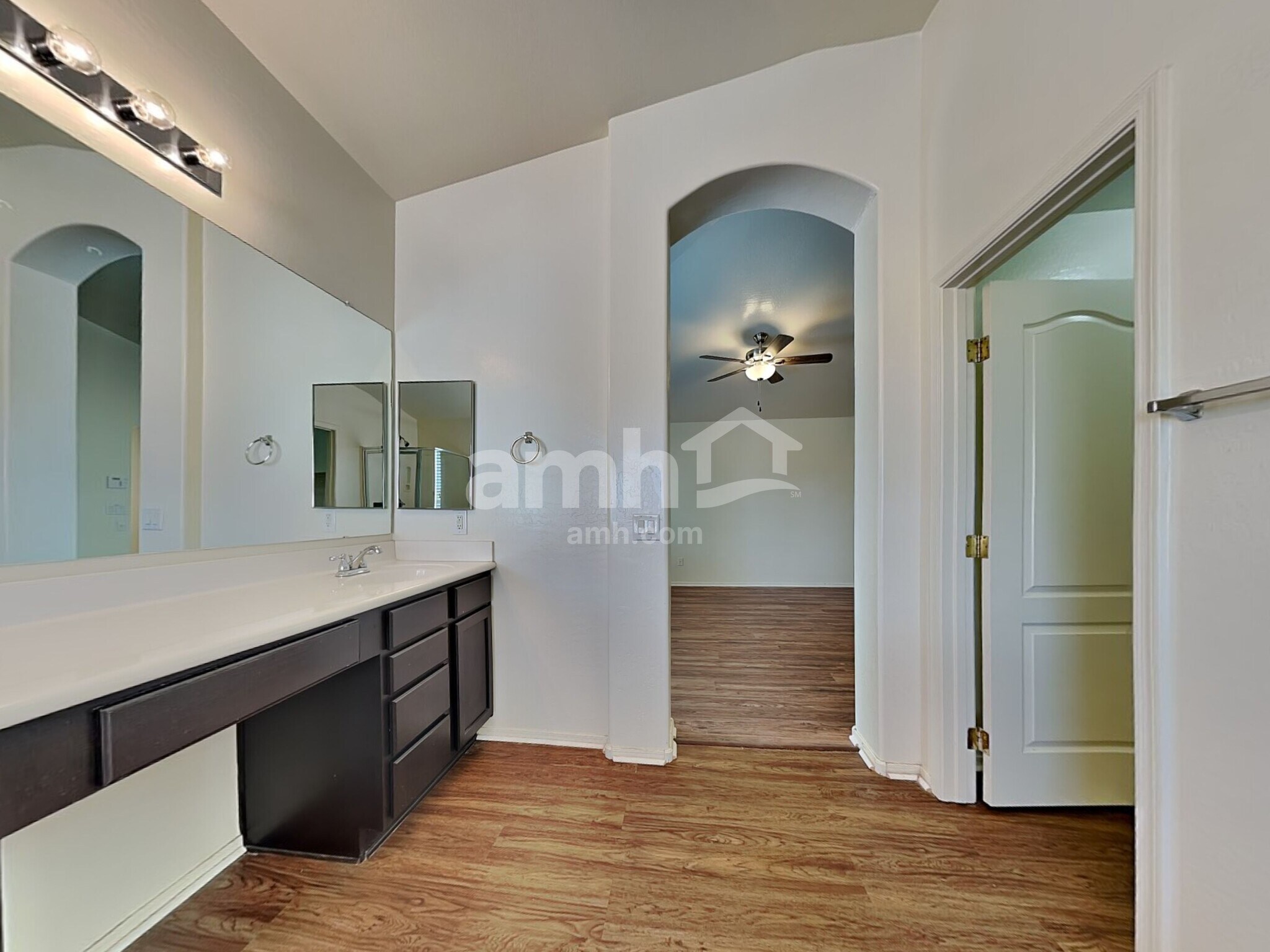 Building Photo - 18139 W Smokey Dr