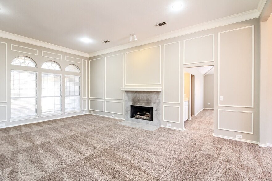 Building Photo - 317 N Fountain Gate Dr