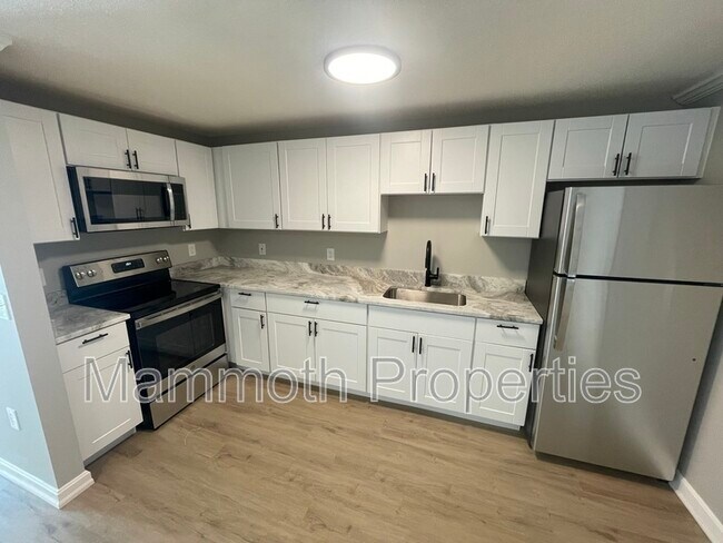 Building Photo - 667 Corning Rd