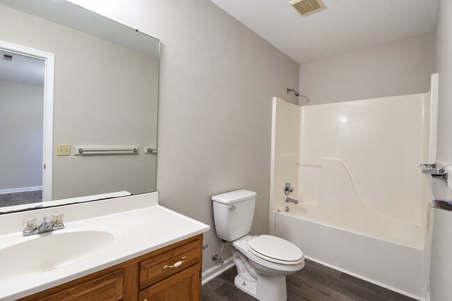 Building Photo - 424 Blake Cir