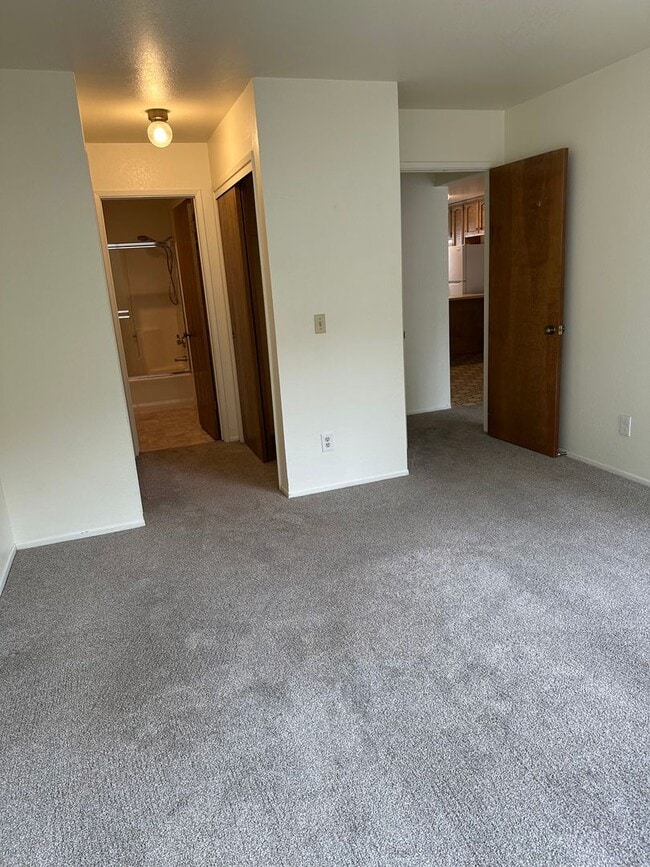 Building Photo - Pismo Beach Condo with Garage