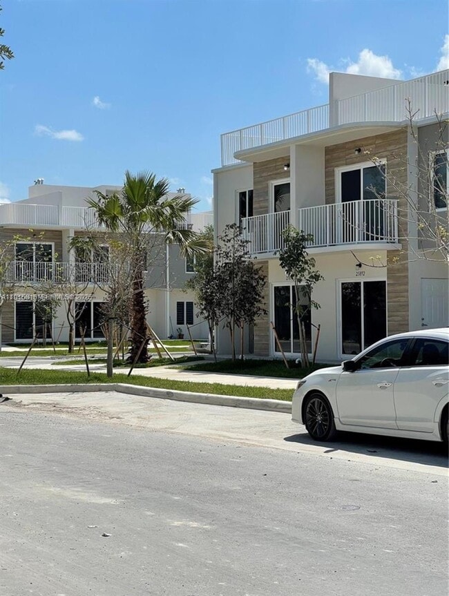 Building Photo - 25842 SW 144th Ave