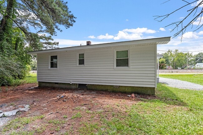 Building Photo - Move-In Ready Ranch Home in Prime Princeto...