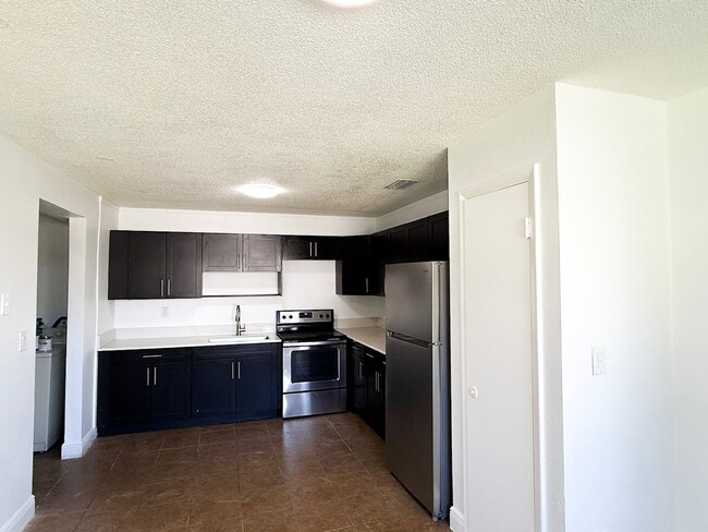 Building Photo - 1555 NE 148th St