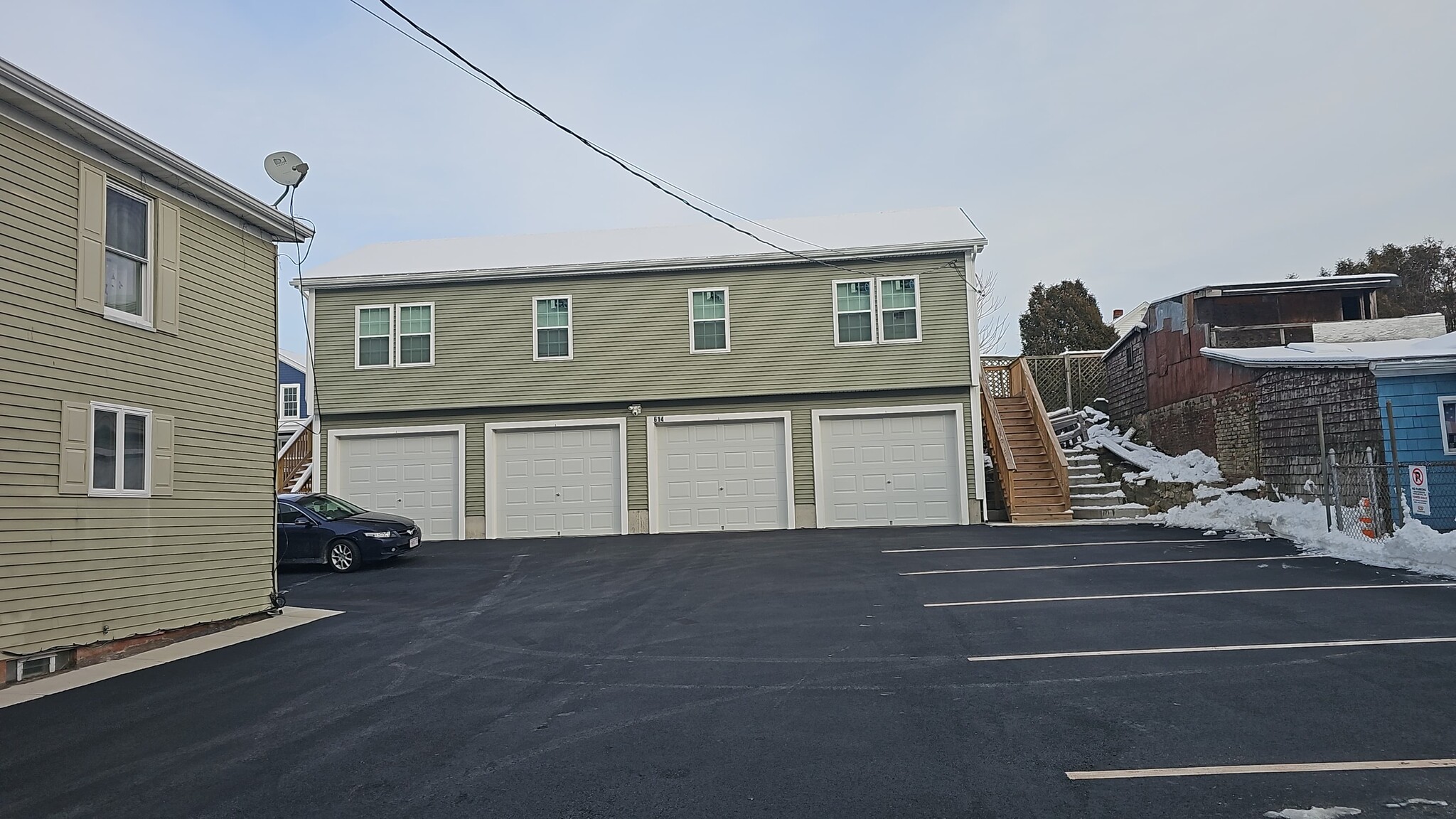 Building Photo - 614 Alden St