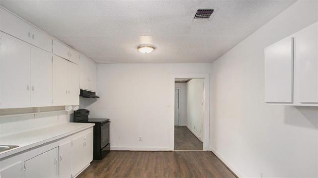 Building Photo - 1111 St Edwards St