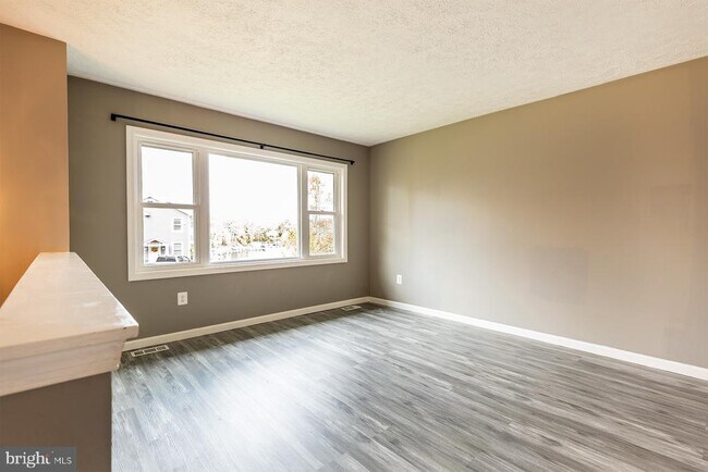 Building Photo - 847 Harbor View Terrace