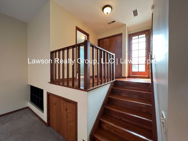 Building Photo - 2217 Jefferson St SW