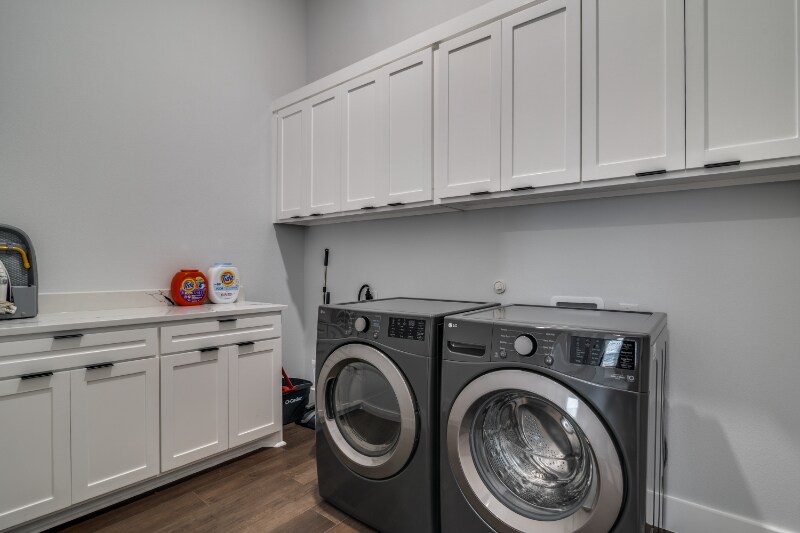 Building Photo - 1010 W Avenue F