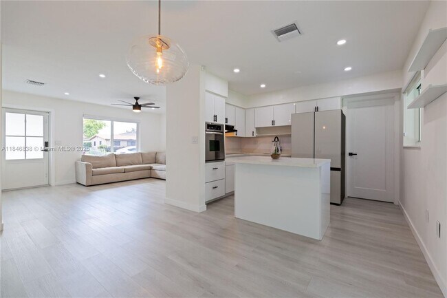 Building Photo - 10501 SW 54th St