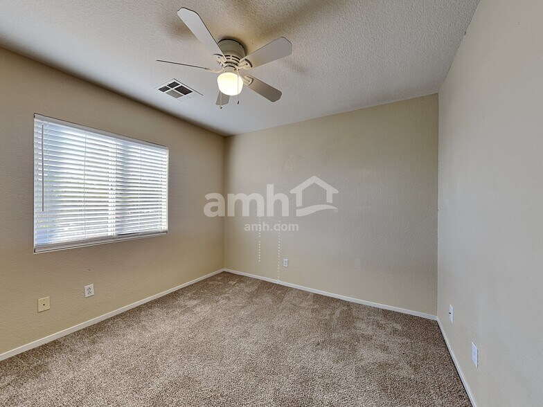 Building Photo - 5129 Meadow Rock Ave