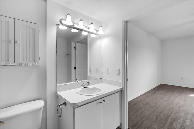Building Photo - 3500 Coral Wy
