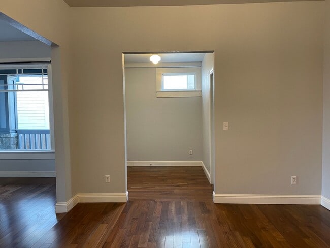 Building Photo - M1614 #1-3