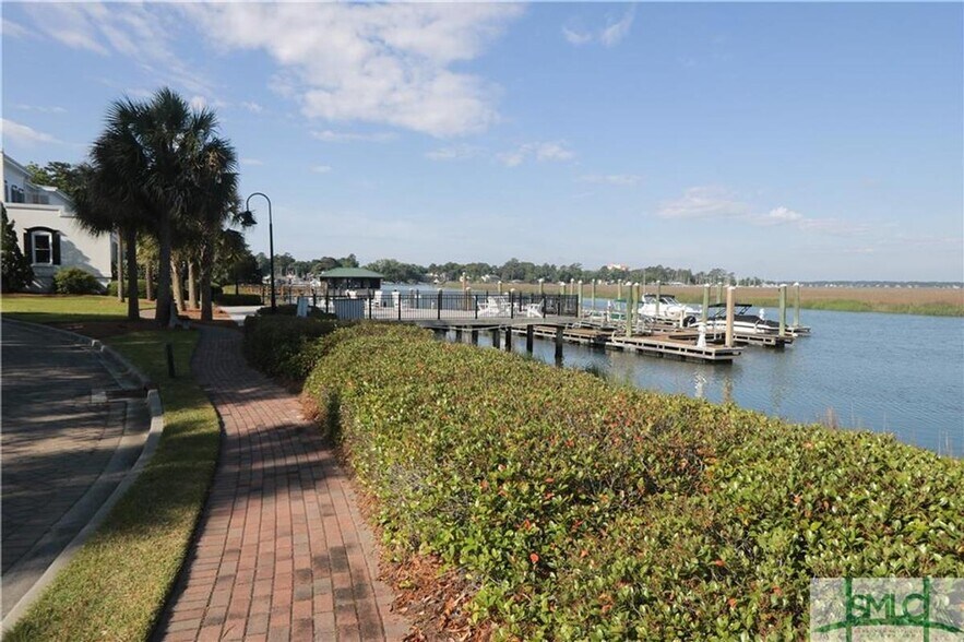 Building Photo - 49 Thatcher Ln