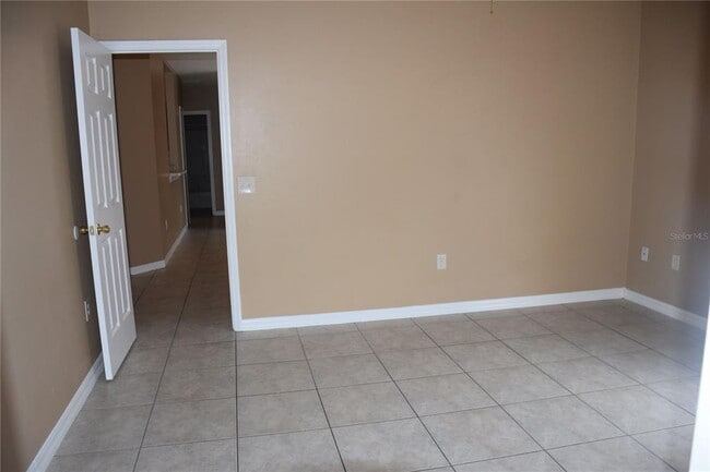 Building Photo - 322 Baccarat Ct