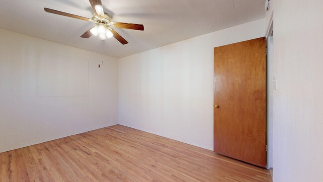 Building Photo - UPTOWN 3/BD 2/BA 1/CP WORKSHOP