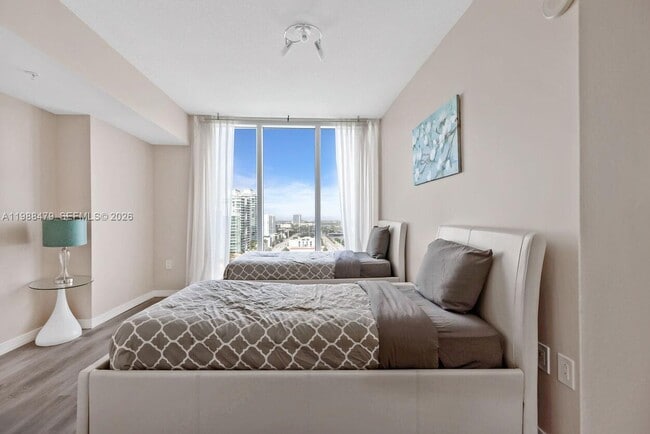 Building Photo - 16699 Collins Ave