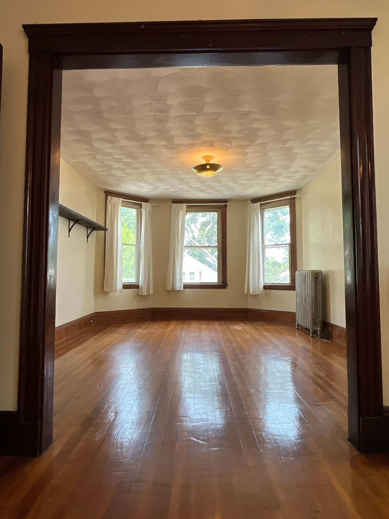 Building Photo - 82 Newburg St